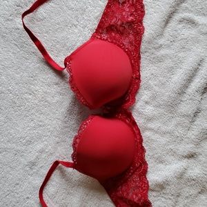 NWOT Victoria's Secret Lined Demi Bra lots of lace, in Red, Size 36B